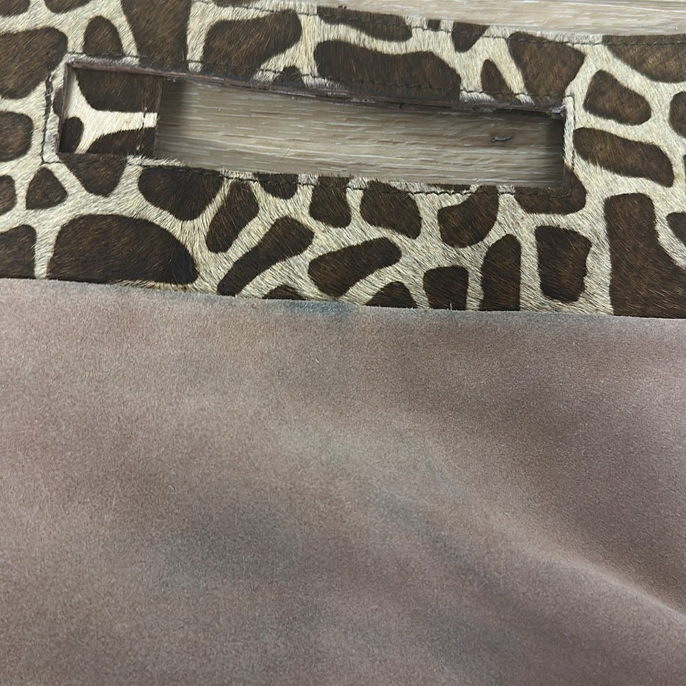 Anthropologie verona textured clutch crossbody giraffe print - Picture 11 of 12